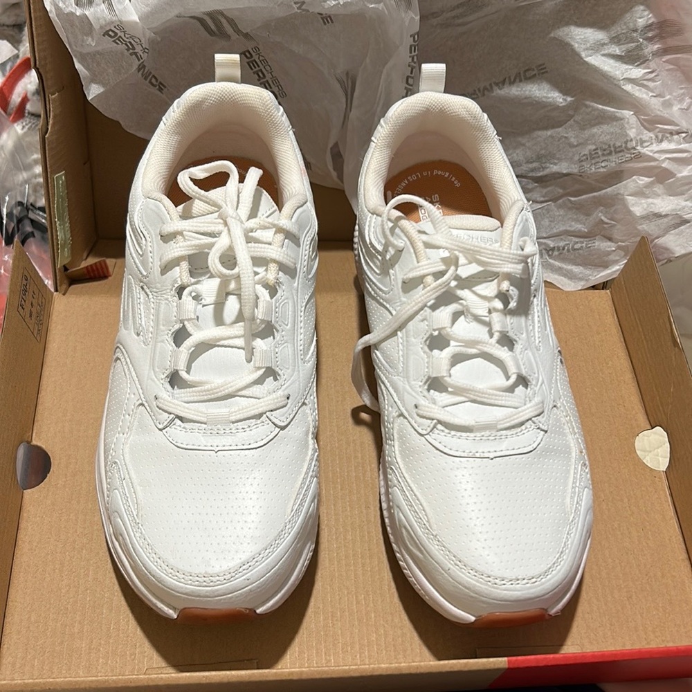 Skechers Performance Skechers Go Run Consistent™.  White Size 9 Wide.